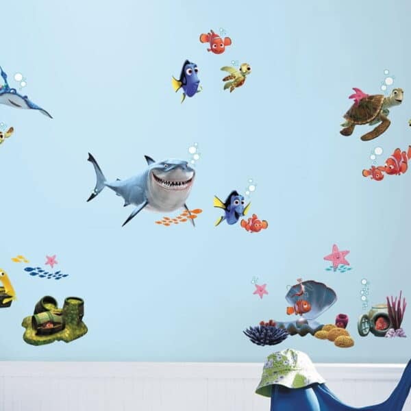 Finding Nemo wall stickers in colour with various fish in action